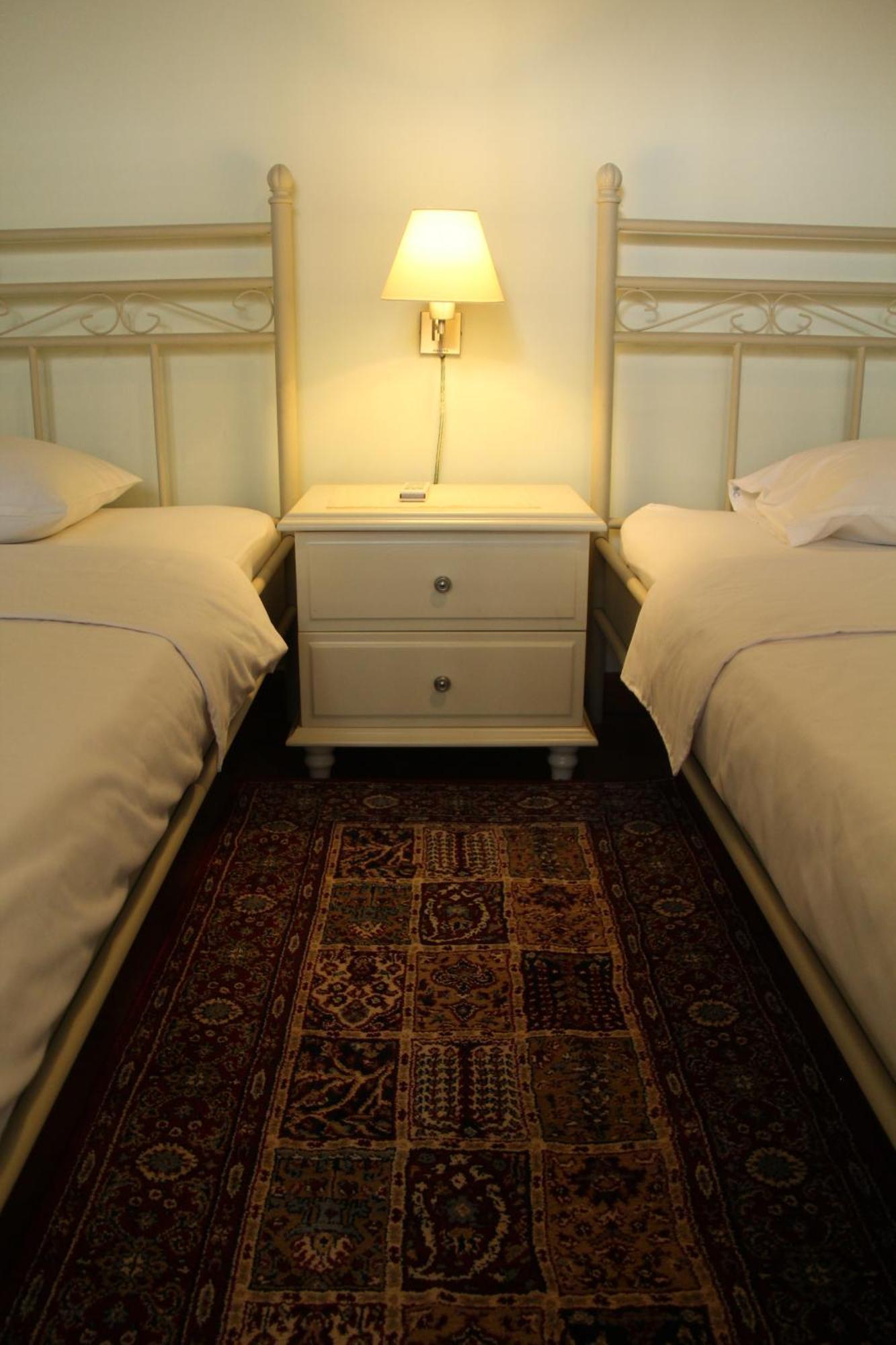 Bed And Breakfast Tomang Bed & Breakfast Jakarta